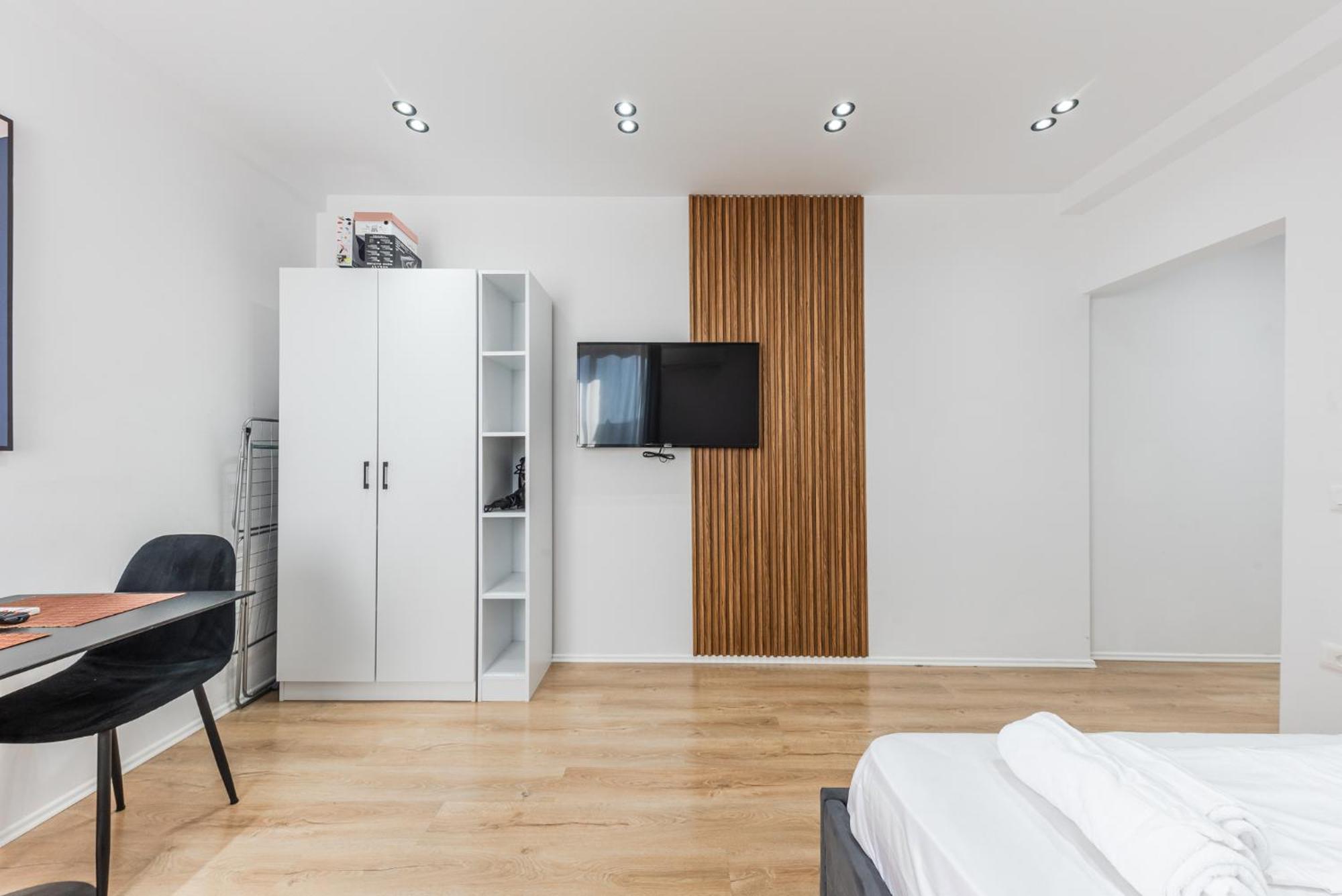 Atelier Apartments By Kondo Stays Тирана Экстерьер фото