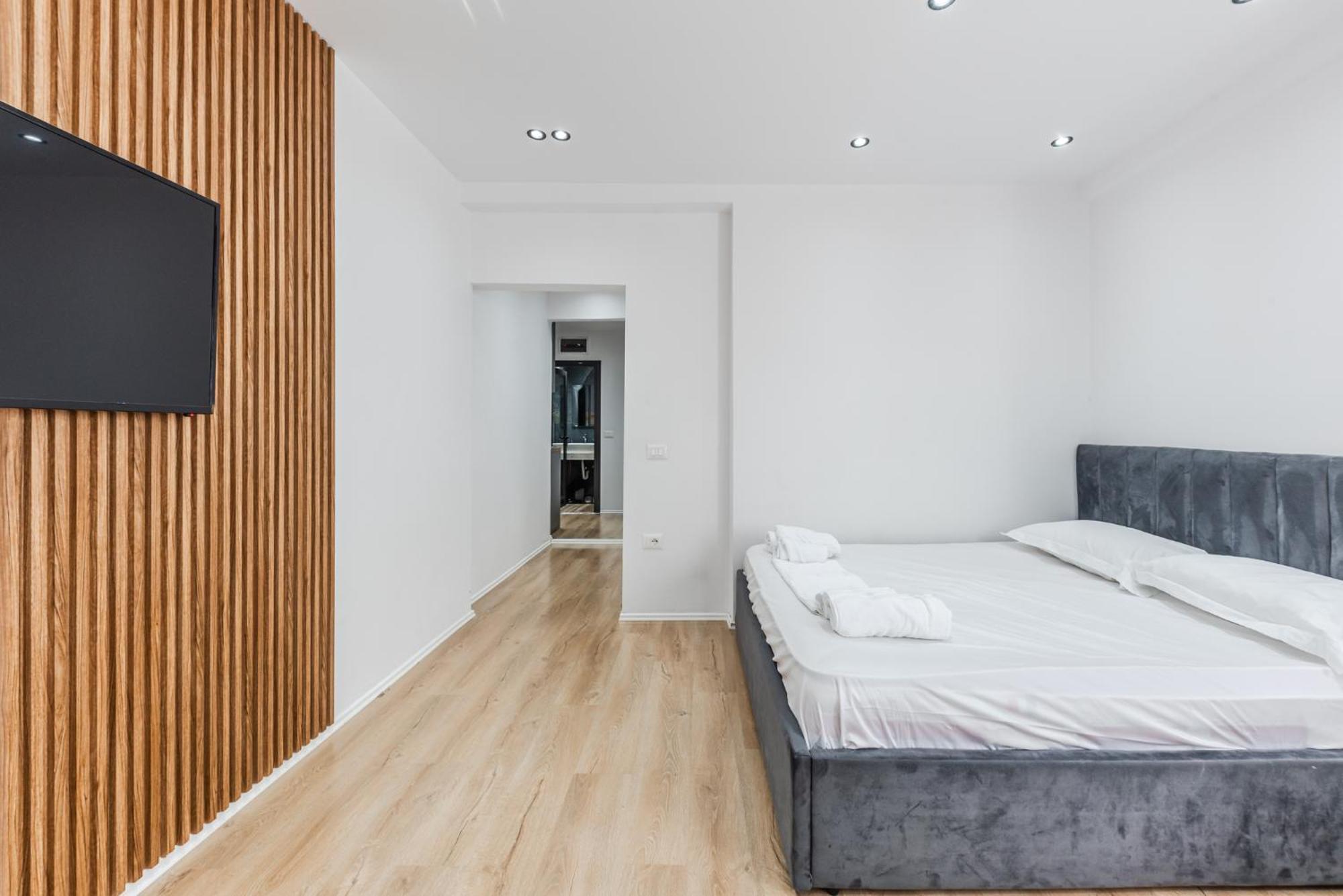 Atelier Apartments By Kondo Stays Тирана Экстерьер фото