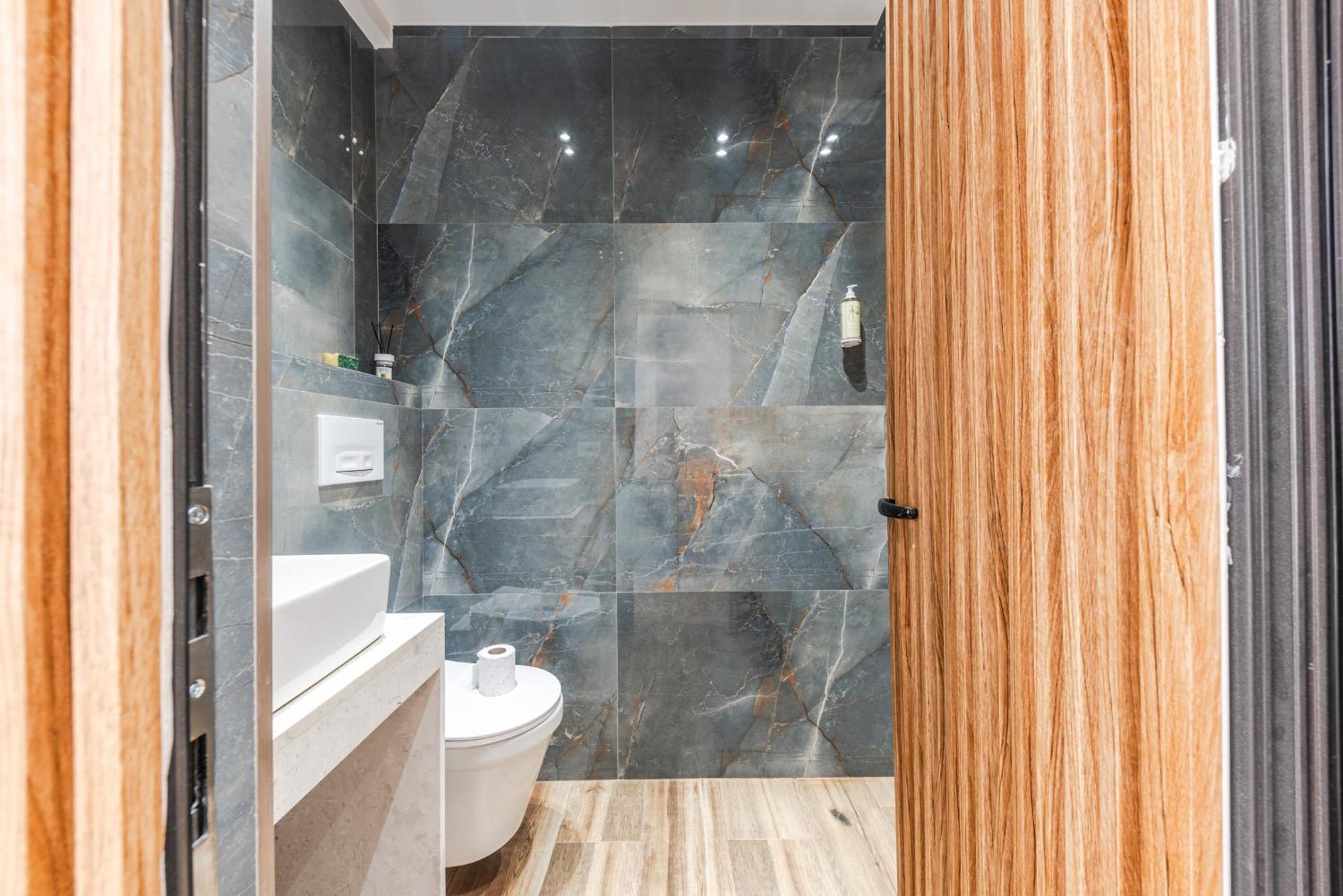 Atelier Apartments By Kondo Stays Тирана Экстерьер фото