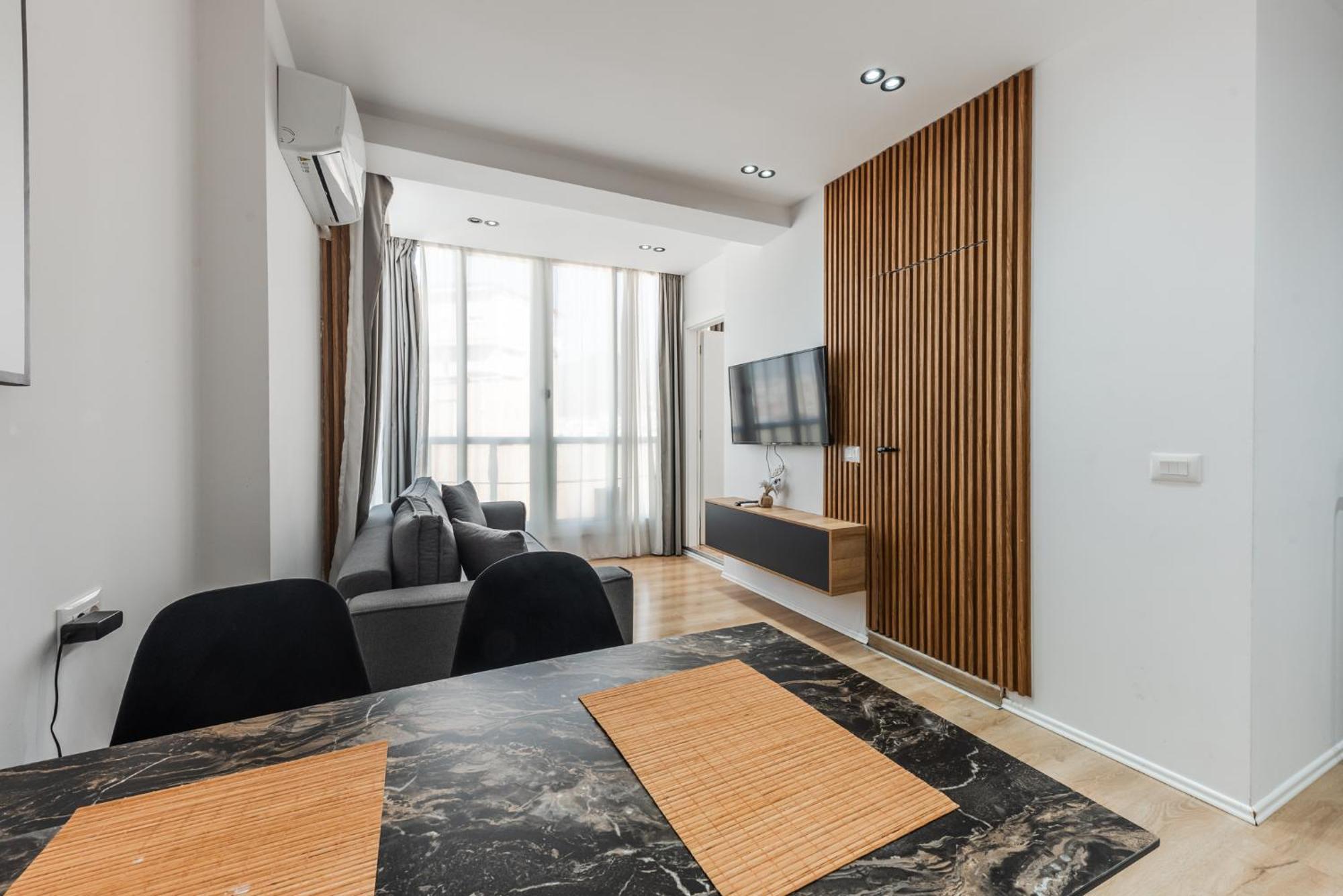 Atelier Apartments By Kondo Stays Тирана Экстерьер фото