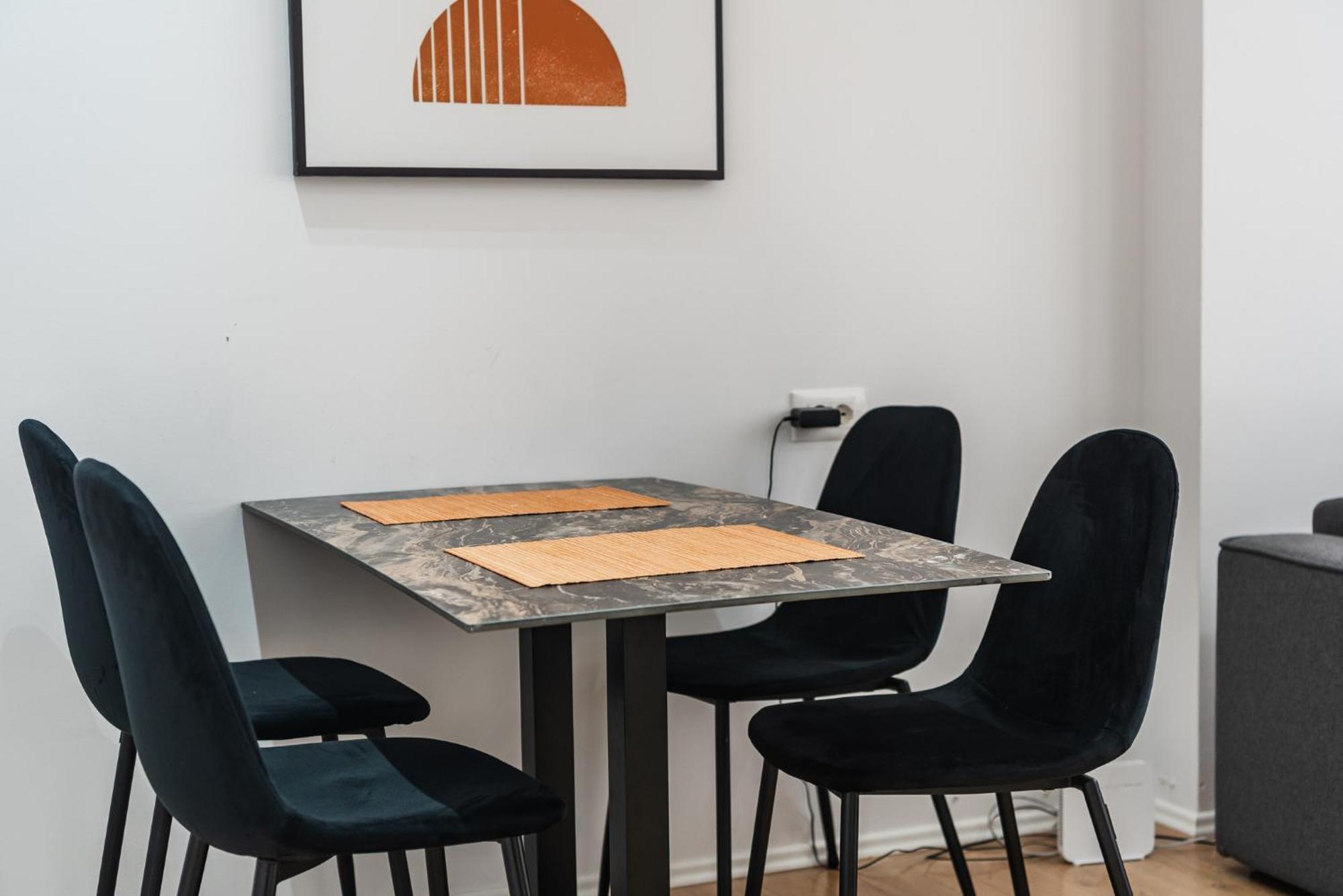 Atelier Apartments By Kondo Stays Тирана Экстерьер фото